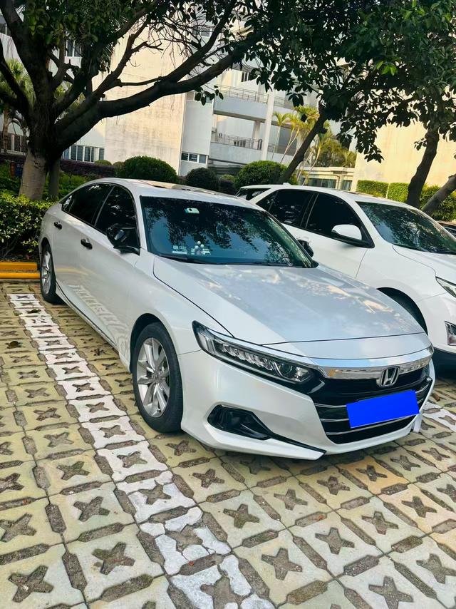 Honda Accord 2022 260TURBO Luxury – фото 3