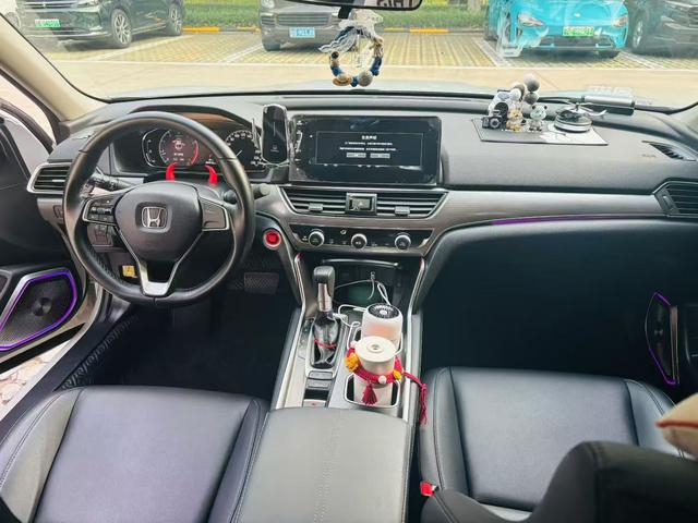Honda Accord 2022 260TURBO Luxury – фото 4