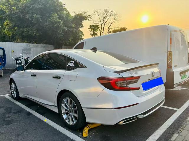 Honda Accord 2022 260TURBO Luxury – фото 8