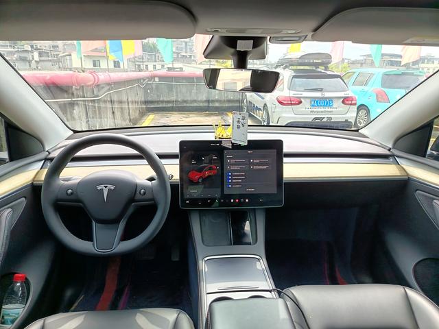 Tesla Model Y 2023 RWD – фото 14