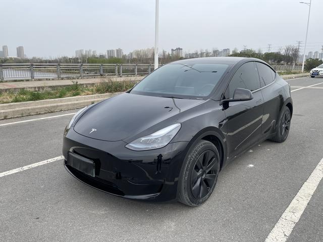 Tesla Model Y 2024 RWD – фото 1