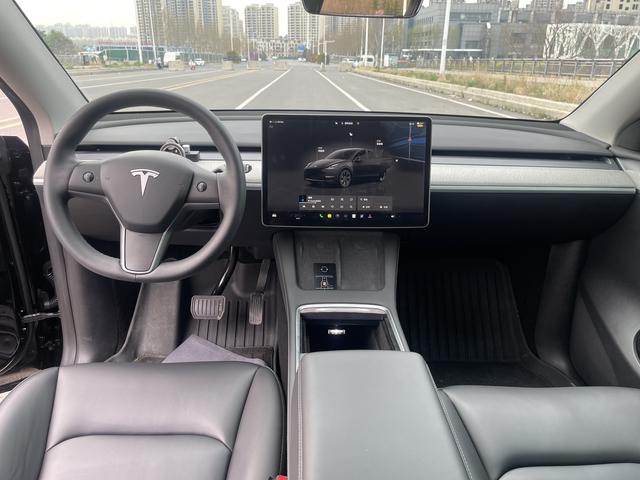 Tesla Model Y 2024 RWD – фото 5