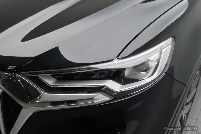 Hongqi HS5 2022 Model Facelift 2.0T Smart Flag Enjoy 4WD Edition – фото 6