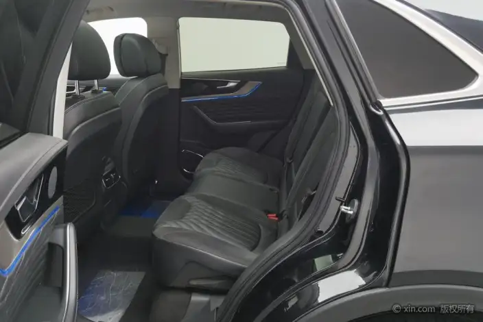Hongqi HS5 2022 Model Facelift 2.0T Smart Flag Enjoy 4WD Edition – фото 19