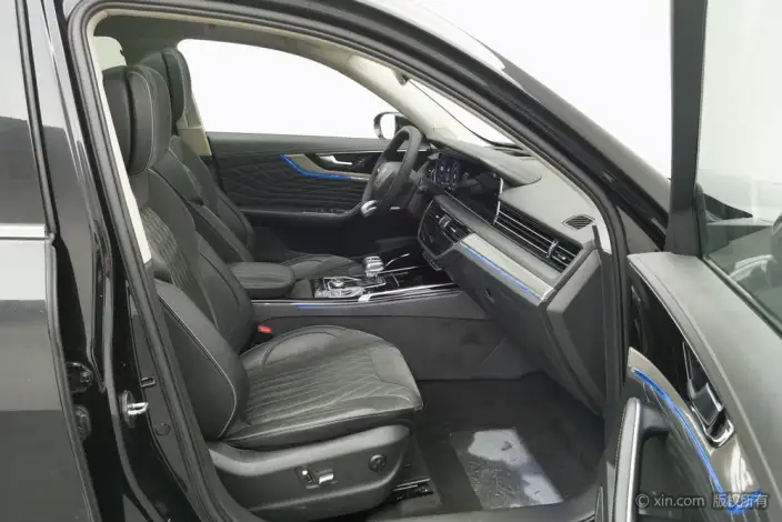 Hongqi HS5 2022 Model Facelift 2.0T Smart Flag Enjoy 4WD Edition – фото 24