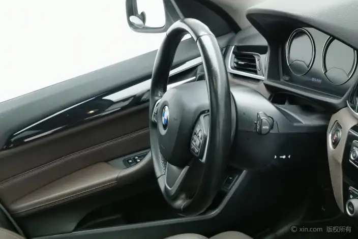 BMW X1 2020 Model sDrive25Li Leading Model – фото 10