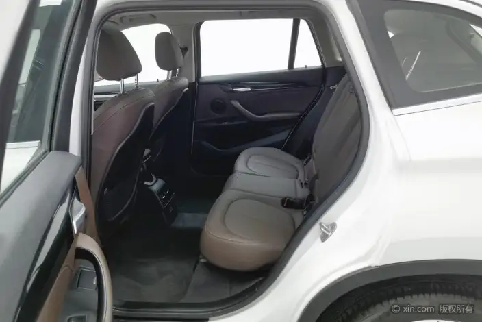 BMW X1 2020 Model sDrive25Li Leading Model – фото 19
