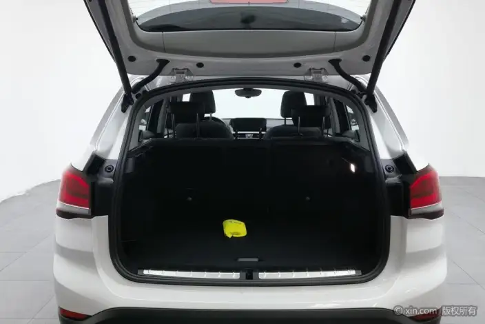 BMW X1 2020 Model sDrive25Li Leading Model – фото 23