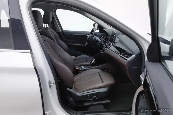 BMW X1 2020 Model sDrive25Li Leading Model – фото 24
