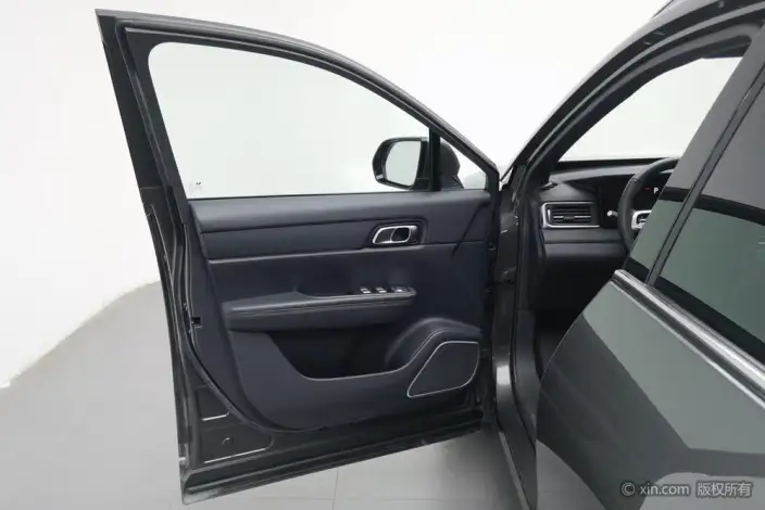 Li Auto ONE 2021 Model Extended Range 6 seat Edition – фото 22