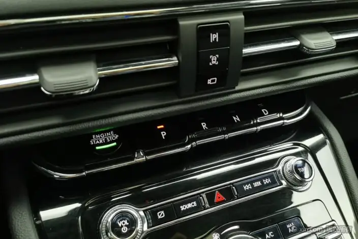 Lincoln Corsair 2020 Model 2.0T 2WD Exclusive Edition – фото 17