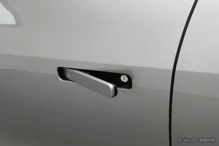 Roewe RX9 2023 Model 2.0TGI 2WD Premium Edition – фото 10