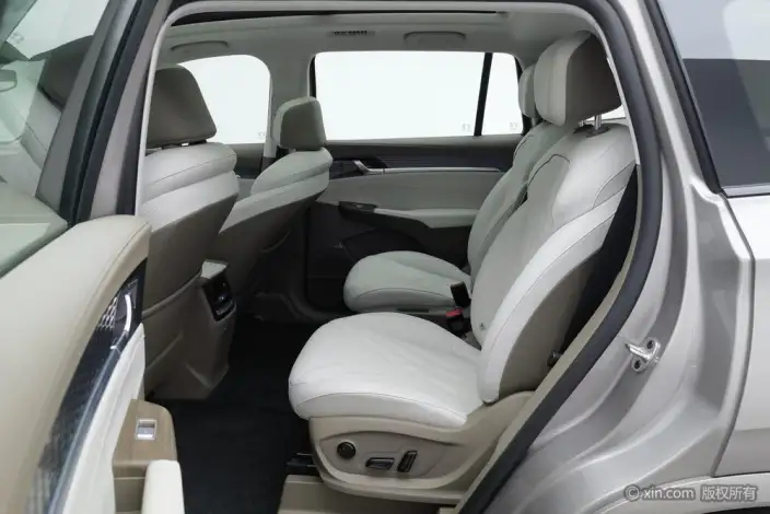 Roewe RX9 2023 Model 2.0TGI 2WD Premium Edition – фото 19