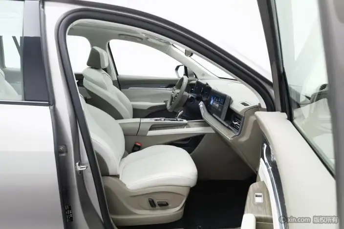 Roewe RX9 2023 Model 2.0TGI 2WD Premium Edition – фото 24
