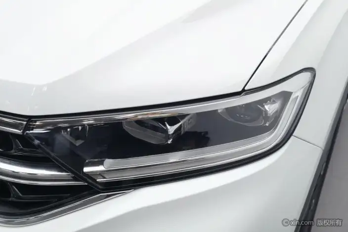 Volkswagen T-Roc 2023 Model 300TSI DSG Chenguang Edition – фото 7