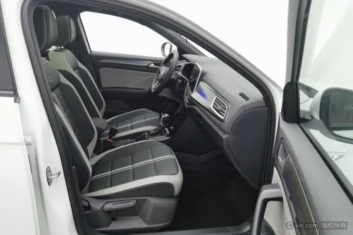 Volkswagen T-Roc 2023 Model 300TSI DSG Chenguang Edition – фото 11