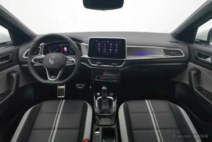 Volkswagen T-Roc 2023 Model 300TSI DSG Chenguang Edition – фото 13