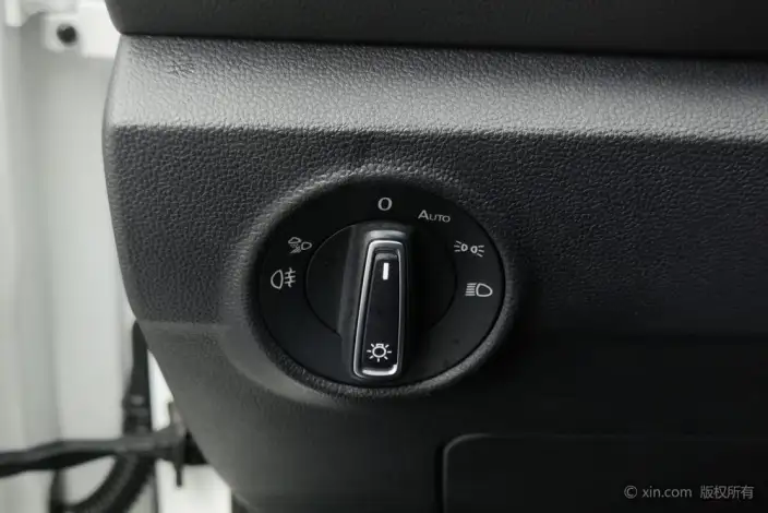 Volkswagen T-Roc 2023 Model 300TSI DSG Chenguang Edition – фото 17