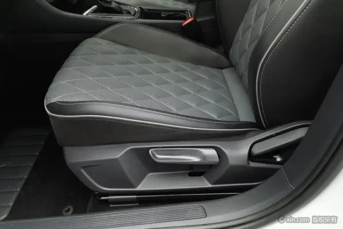 Volkswagen Sagitar 2023 Model 200TSI DSG Beyond Edition – фото 18