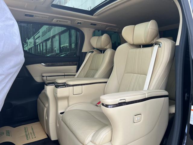 Toyota Vellfire 2021 Crown Hybrid 2.5L HV Ultimate – фото 4