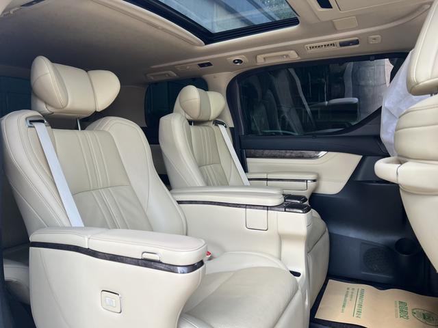 Toyota Vellfire 2021 Crown Hybrid 2.5L HV Ultimate – фото 6