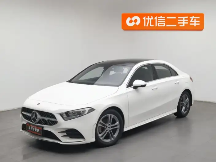 Mercedes-Benz A-class 2021 Model Facelift A 180 L Sports sedan – фото 1