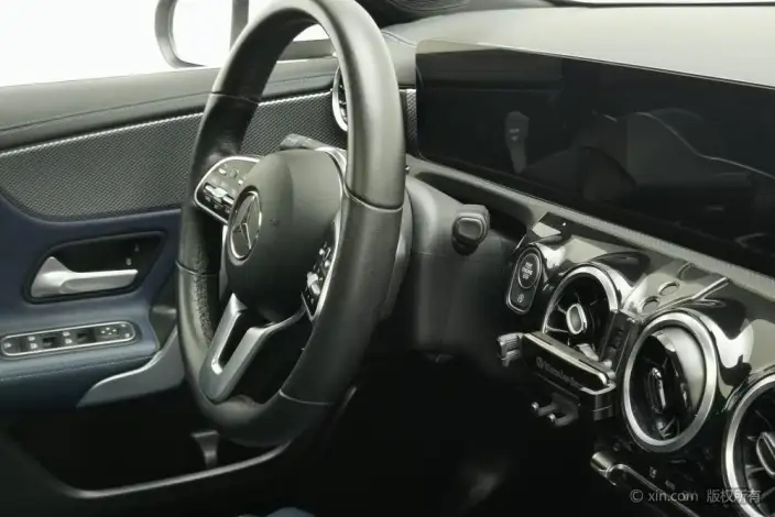 Mercedes-Benz A-class 2021 Model Facelift A 180 L Sports sedan – фото 8