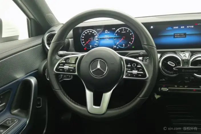 Mercedes-Benz A-class 2021 Model Facelift A 180 L Sports sedan – фото 15