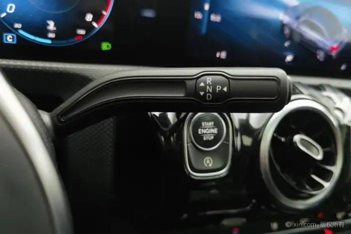 Mercedes-Benz A-class 2021 Model Facelift A 180 L Sports sedan – фото 16