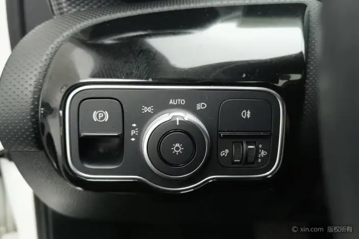 Mercedes-Benz A-class 2021 Model Facelift A 180 L Sports sedan – фото 17