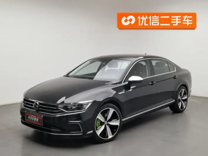 Volkswagen Magotan PHEV 2022 Model Luxury Model – фото 1