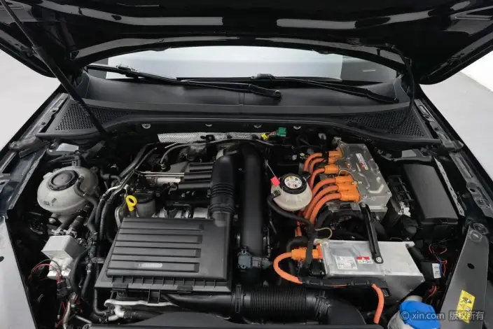 Volkswagen Magotan PHEV 2022 Model Luxury Model – фото 5