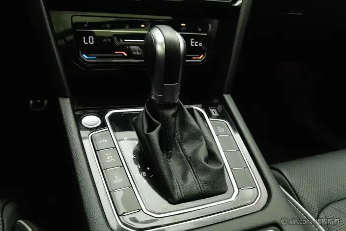 Volkswagen Magotan PHEV 2022 Model Luxury Model – фото 15