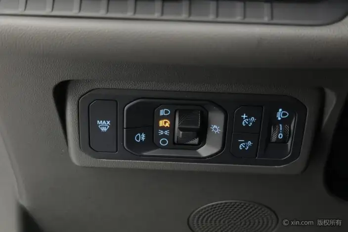 Ford Edge 2023 Model Ford Edge L 2.0T EcoBoost 2WD VII seat Luxury Model – фото 16