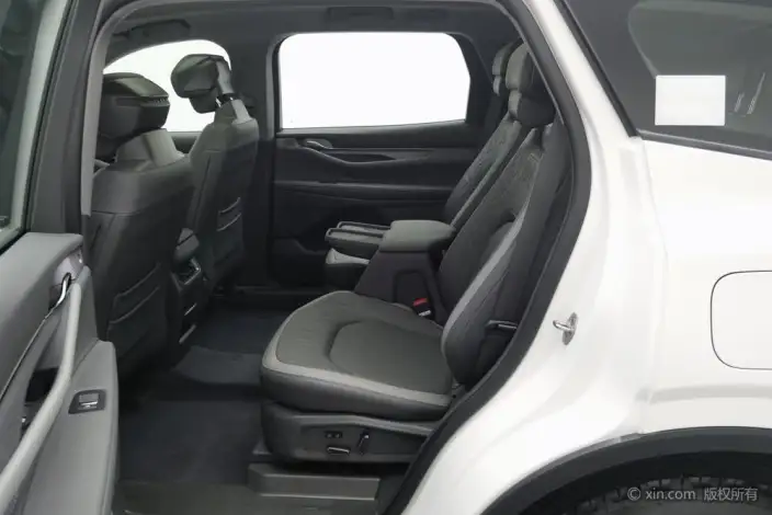 Ford Edge 2023 Model Ford Edge L 2.0T EcoBoost 2WD VII seat Luxury Model – фото 20