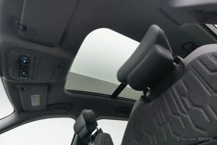 Ford Edge 2023 Model Ford Edge L 2.0T EcoBoost 2WD VII seat Luxury Model – фото 21