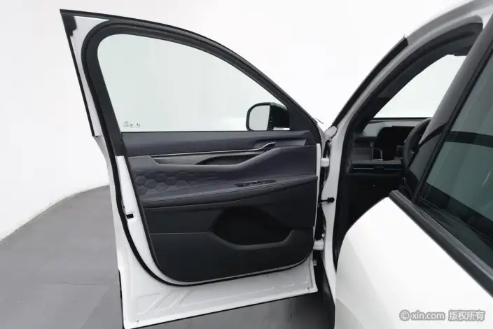 Ford Edge 2023 Model Ford Edge L 2.0T EcoBoost 2WD VII seat Luxury Model – фото 22