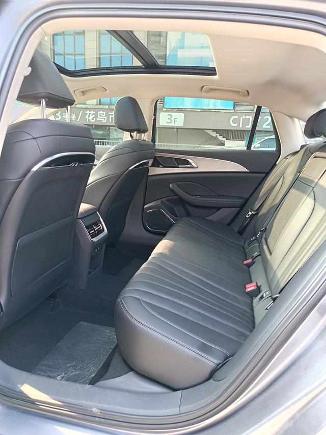 Hongqi H5 2023 1.5T DCT Smart Connect Flag Joy – фото 12