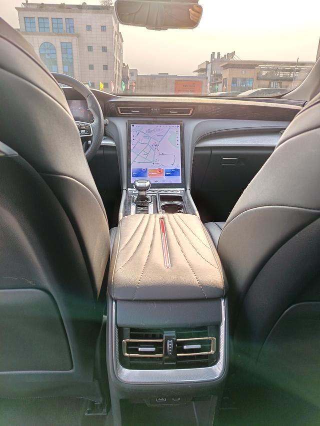 Hongqi H5 2023 1.5T DCT Smart Connect Flag Joy – фото 13