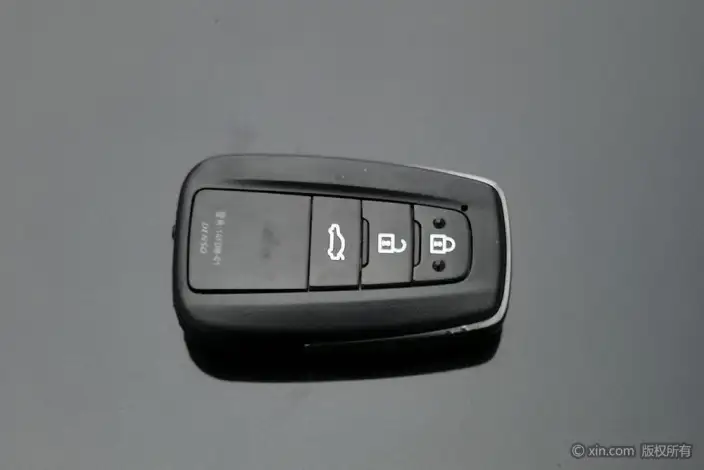 Toyota Avalon 2022 Model Hybrid 2.5L XLE Premium Edition – фото 6