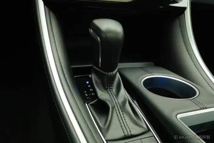 Toyota Avalon 2022 Model Hybrid 2.5L XLE Premium Edition – фото 15