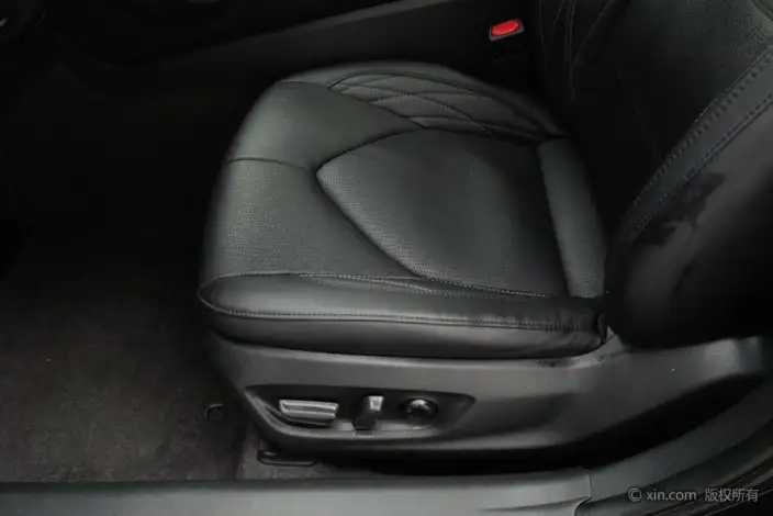 Toyota Avalon 2022 Model Hybrid 2.5L XLE Premium Edition – фото 18