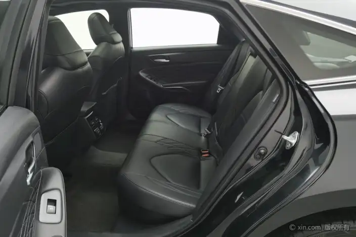 Toyota Avalon 2022 Model Hybrid 2.5L XLE Premium Edition – фото 19
