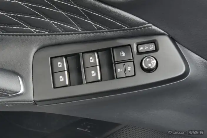 Toyota Avalon 2022 Model Hybrid 2.5L XLE Premium Edition – фото 22