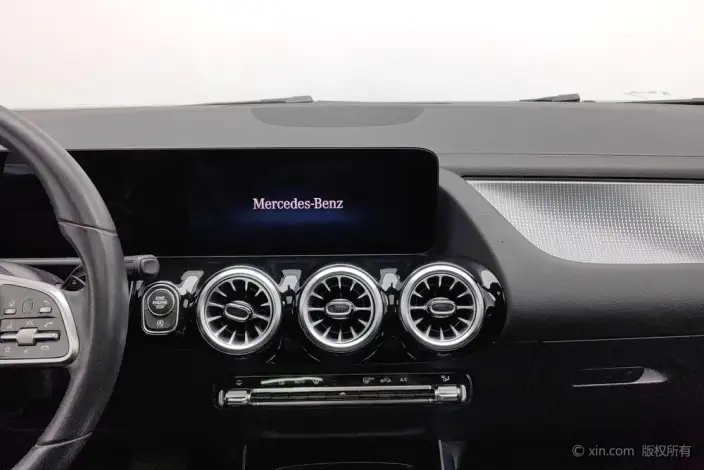 Mercedes-Benz GLA 2022 Model GLA 200 – фото 13