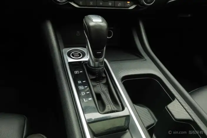 Nissan Sylphy 2023 Model 1.6L CVT Yuexiang Edition – фото 15