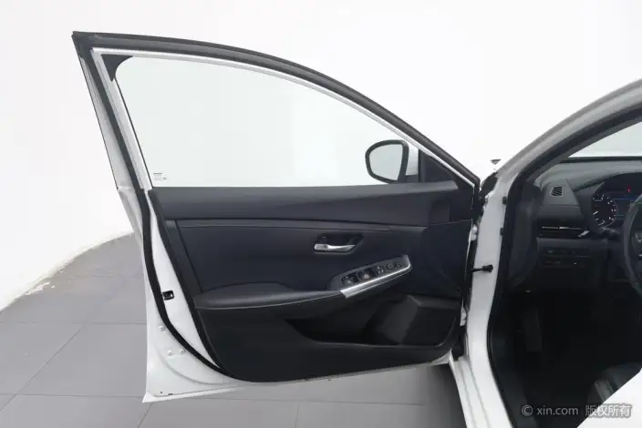 Nissan Sylphy 2023 Model 1.6L CVT Yuexiang Edition – фото 22