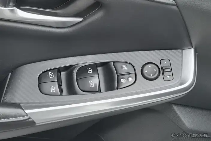 Nissan Sylphy 2023 Model 1.6L CVT Yuexiang Edition – фото 23