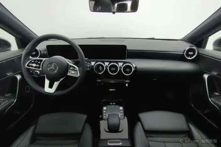 Mercedes-Benz A-class 2020 Model Facelift A 200 L Sports sedan Dynamic Model – фото 12