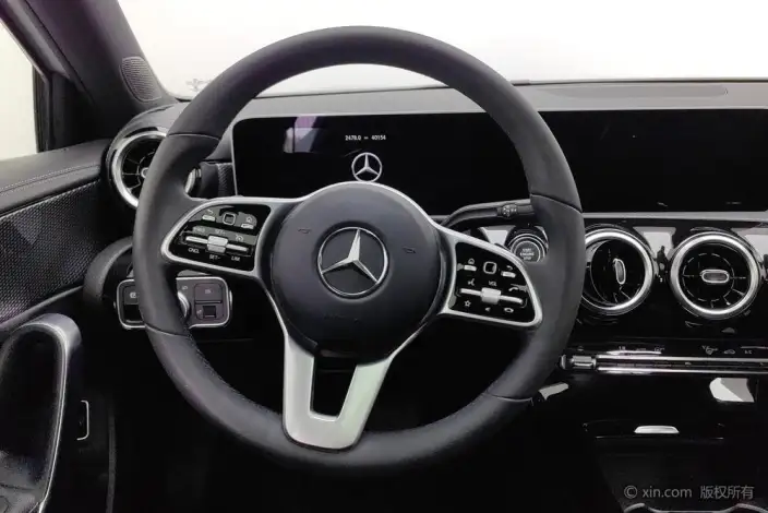 Mercedes-Benz A-class 2020 Model Facelift A 200 L Sports sedan Dynamic Model – фото 13